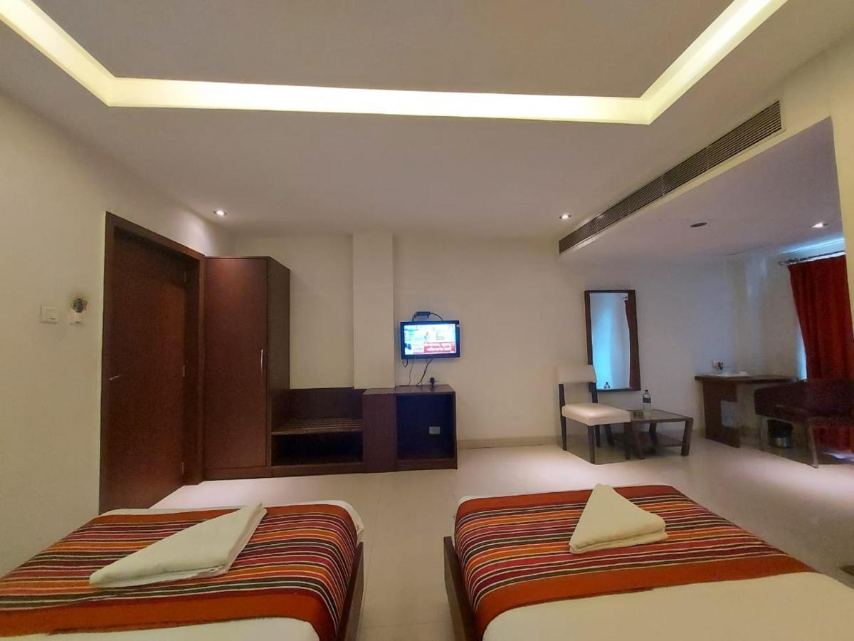 Orbit Hotel - Bagdogra מראה חיצוני תמונה